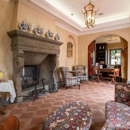 Ville Sull'Arno Firenze Bagian luar foto The interior of the house
