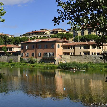 Ville Sull'Arno Firenze Bagian luar foto The Ardre river